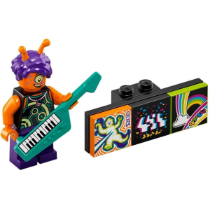  Alien Keytarist